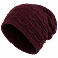 Bonnet en tricot torsadé bordeaux pour l'hiver